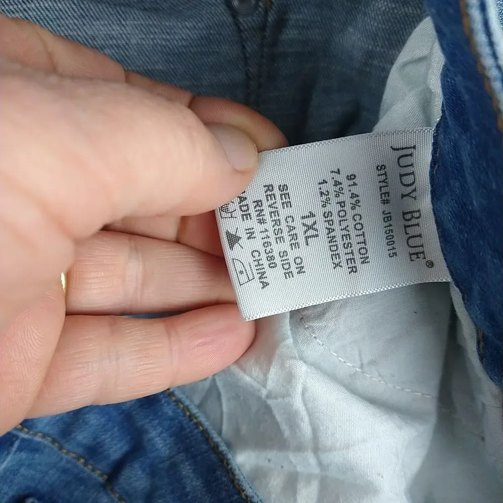 Judy Blue High Rise Cuffed Leopord Denim Shorts Women's 1XL Distressed cutoffs - Picture 8 of 12